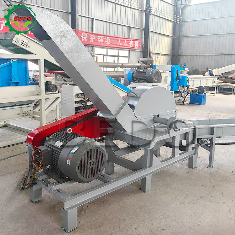 3-5t/h Capacity Electric Wood Chipper With Automatic Feed Conveyor