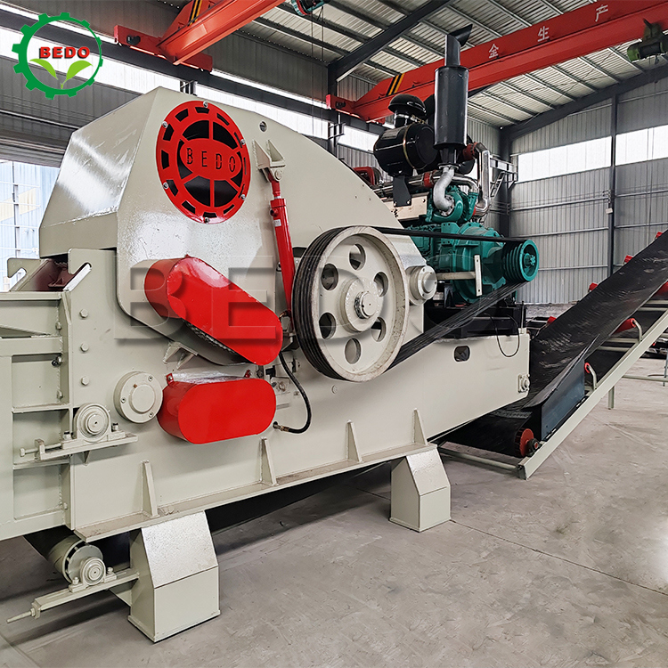 حمل کننده تغذیه 235HP موتور هیدرولیک ماشین برش چوب 700x400mm نوع درام ورودی خرد کننده صنعتی