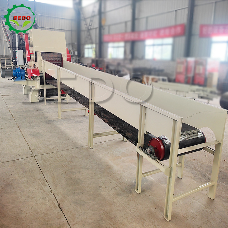 دستگاه خردکن چوب دیزلی با ظرفیت 12-15 تن در ساعت دستگاه خردکن صنعتی سنگین 25-35 میلی متر اندازه تراشه