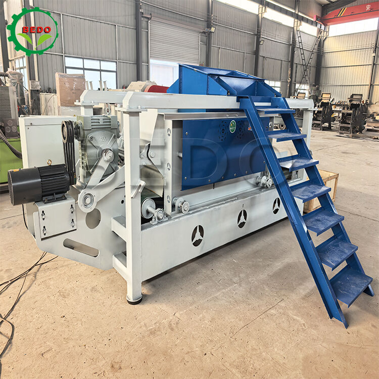 7.5kW قدرت ماشین برش چوب با قطر رول 125mm و ظرفیت 400-500 kg / ساعت برای پردازش چوب کارآمد
