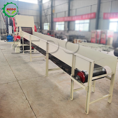 ماشین شکن چوب موتور دیزل قدرتمند با اندازه تراشه 25-35mm و ظرفیت 12-15t / h